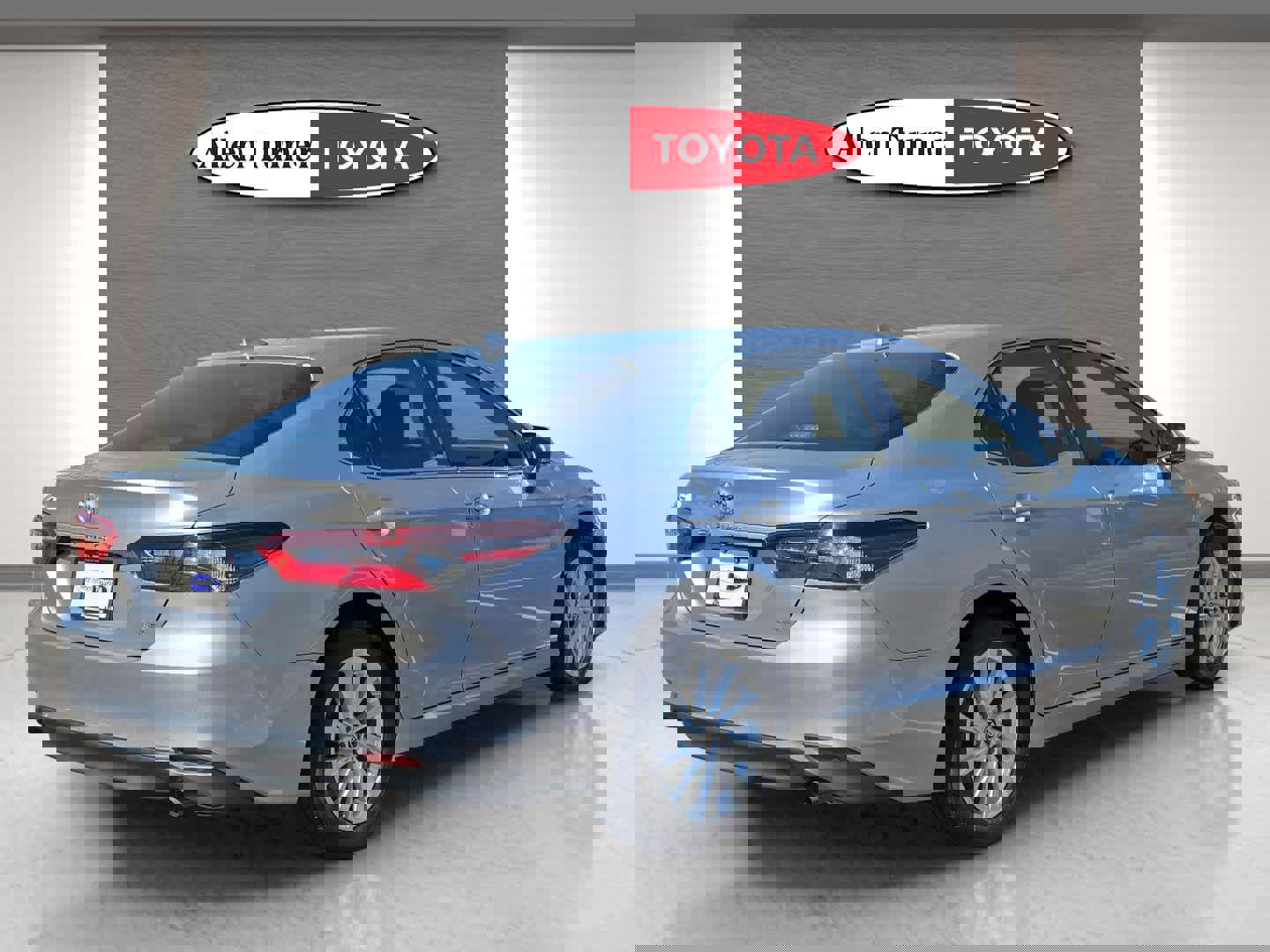 Used 2024 Toyota Camry LE w/ Convenience Package image 6