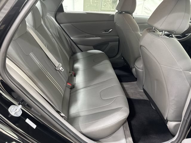 Used 2023 Hyundai Elantra SEL w/ Convenience Package FWD image 26