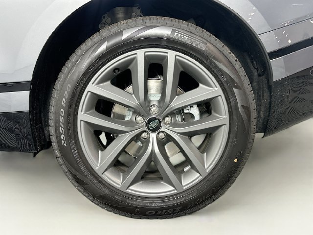 Used 2026 Land Rover Range Rover Velar Dynamic SE AWD/4WD image 28