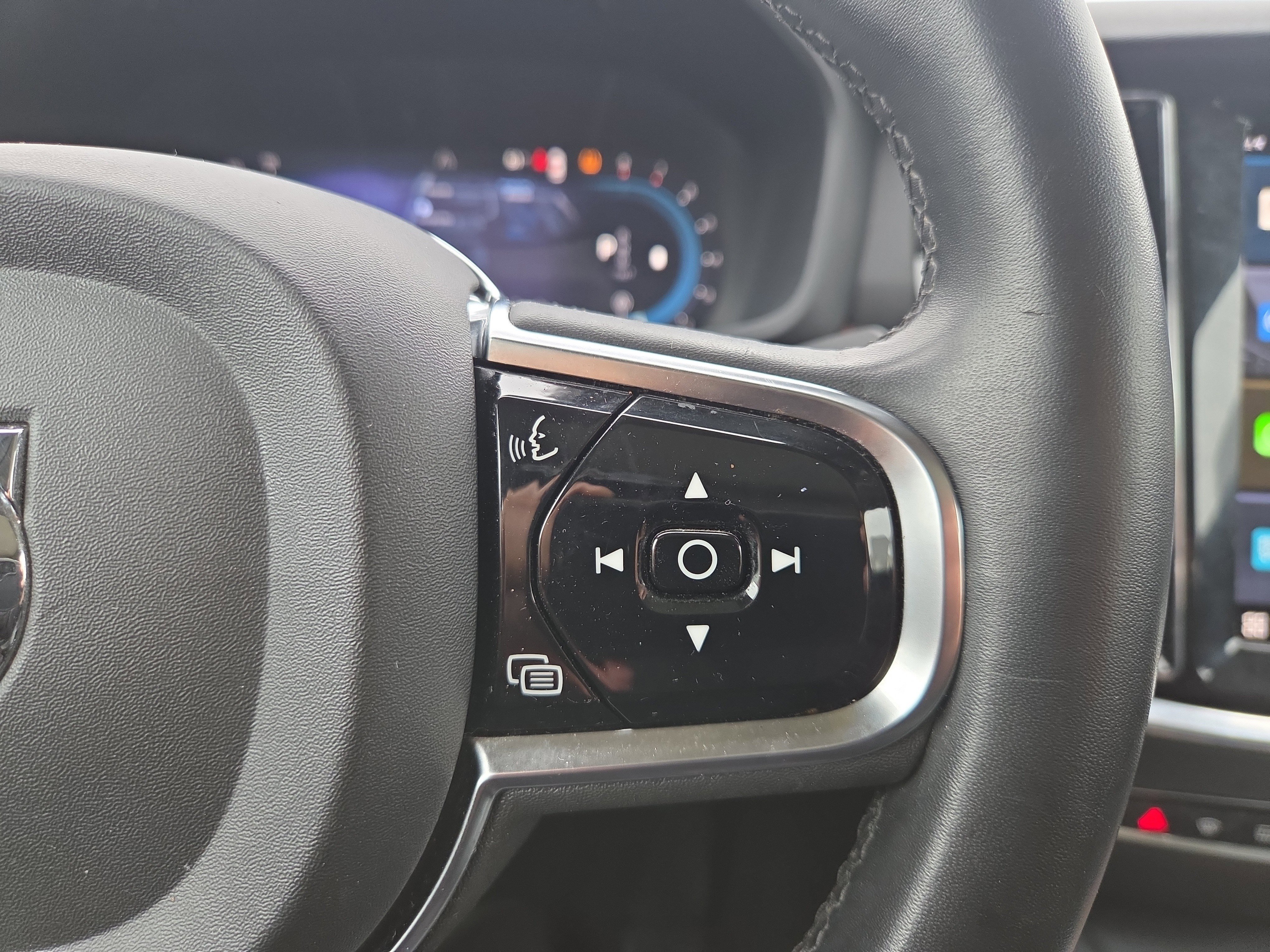 Used 2024 Volvo S60 B5 Plus w/ Climate Package image 12