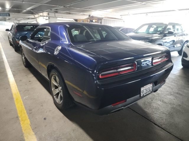 Used 2016 Dodge Challenger SXT image 3