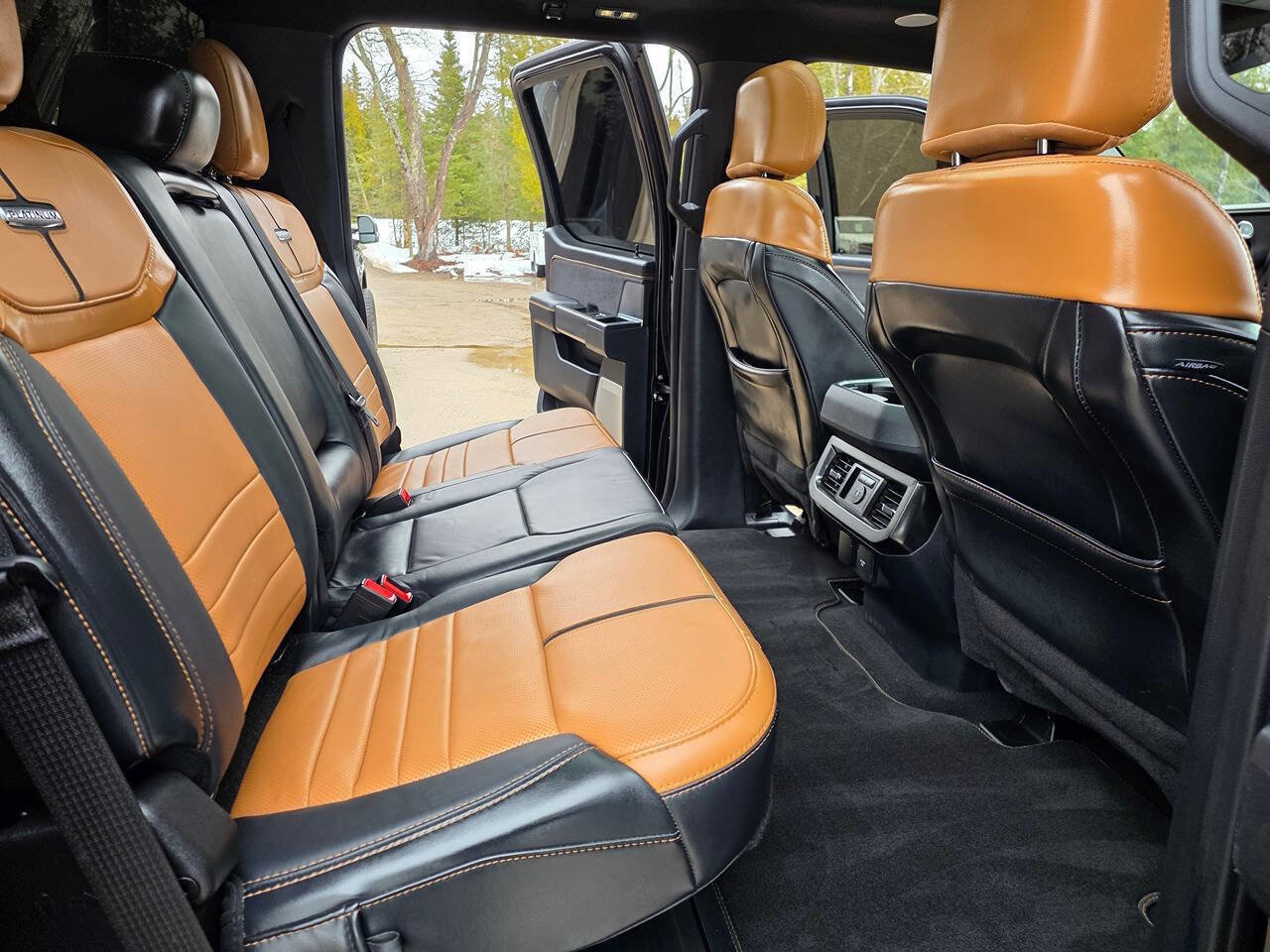 Used 2024 Ford F350 Platinum w/ FX4 Off-Road Package image 20