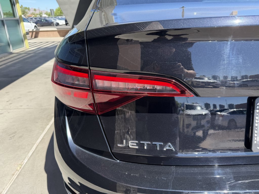 Used 2024 Volkswagen Jetta SE w/ Panoramic Sunroof Package image 14