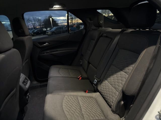 Used 2018 Chevrolet Equinox LT image 12