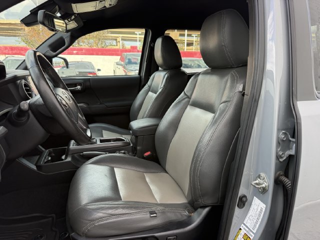Used 2020 Toyota Tacoma TRD Sport w/ Technology Package RWD image 26