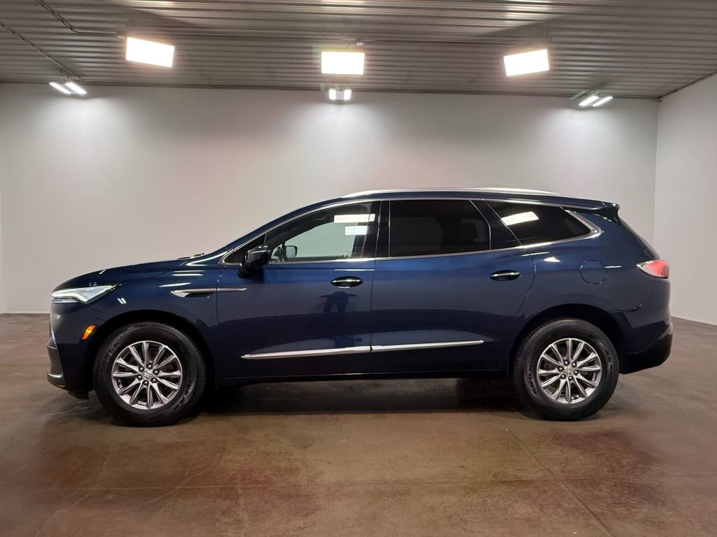 Used 2023 Buick Enclave Essence AWD/4WD image 6