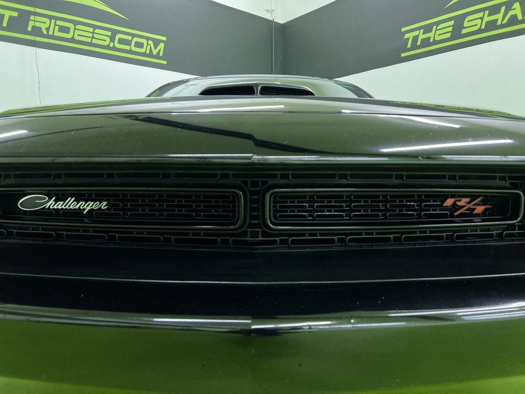Used 2018 Dodge Challenger R/T RWD image 15