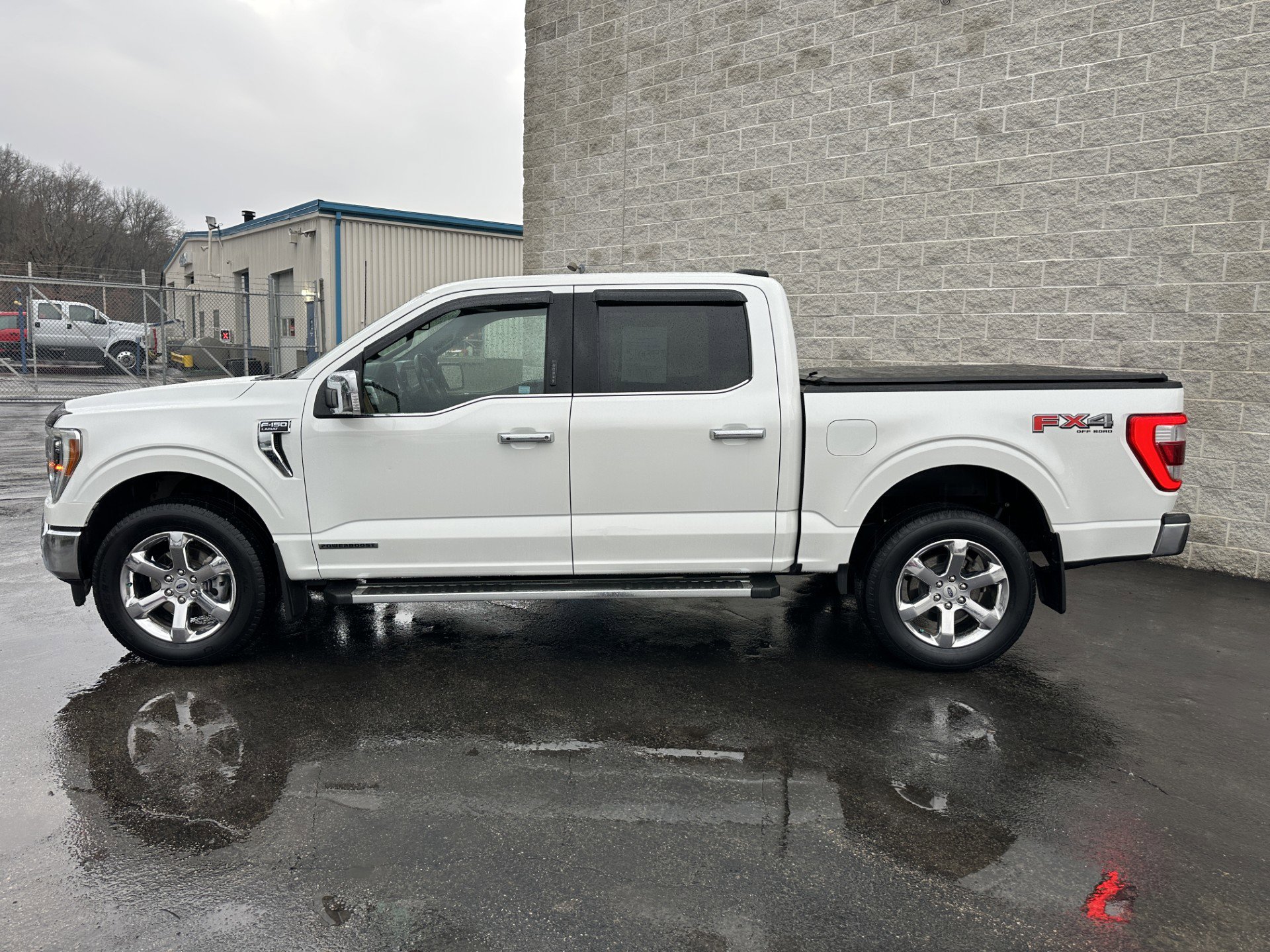 Used 2022 Ford F150 Lariat w/ Equipment Group 502A High AWD/4WD image 4