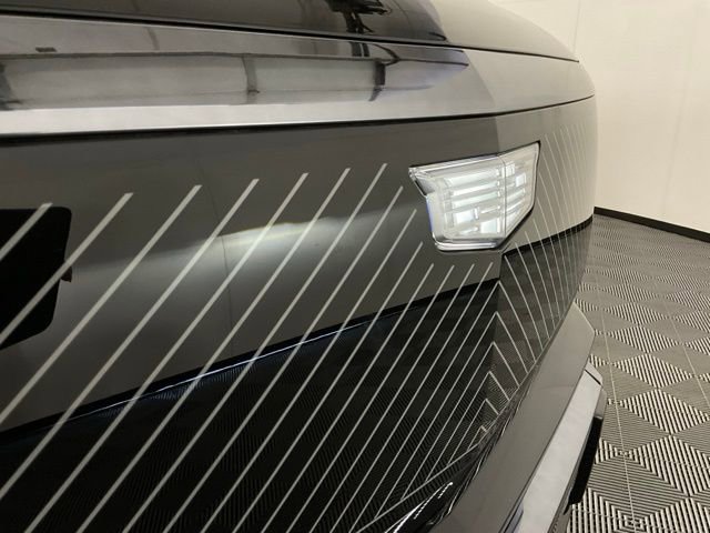 New 2026 Cadillac Vistiq Platinum image 9