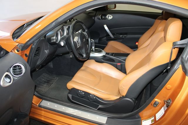 Used 2006 Nissan 350Z Touring w/ (N93) Cargo Convenience Pkg RWD image 7