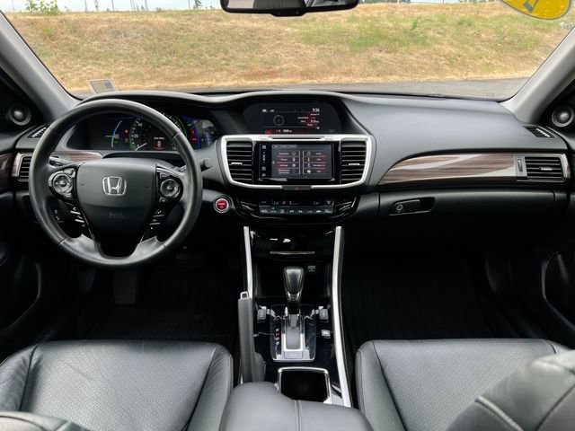 Used 2017 Honda Accord Touring image 11