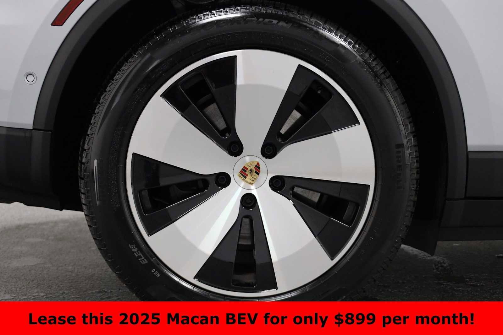 Certified 2025 Porsche Macan Electric image 39