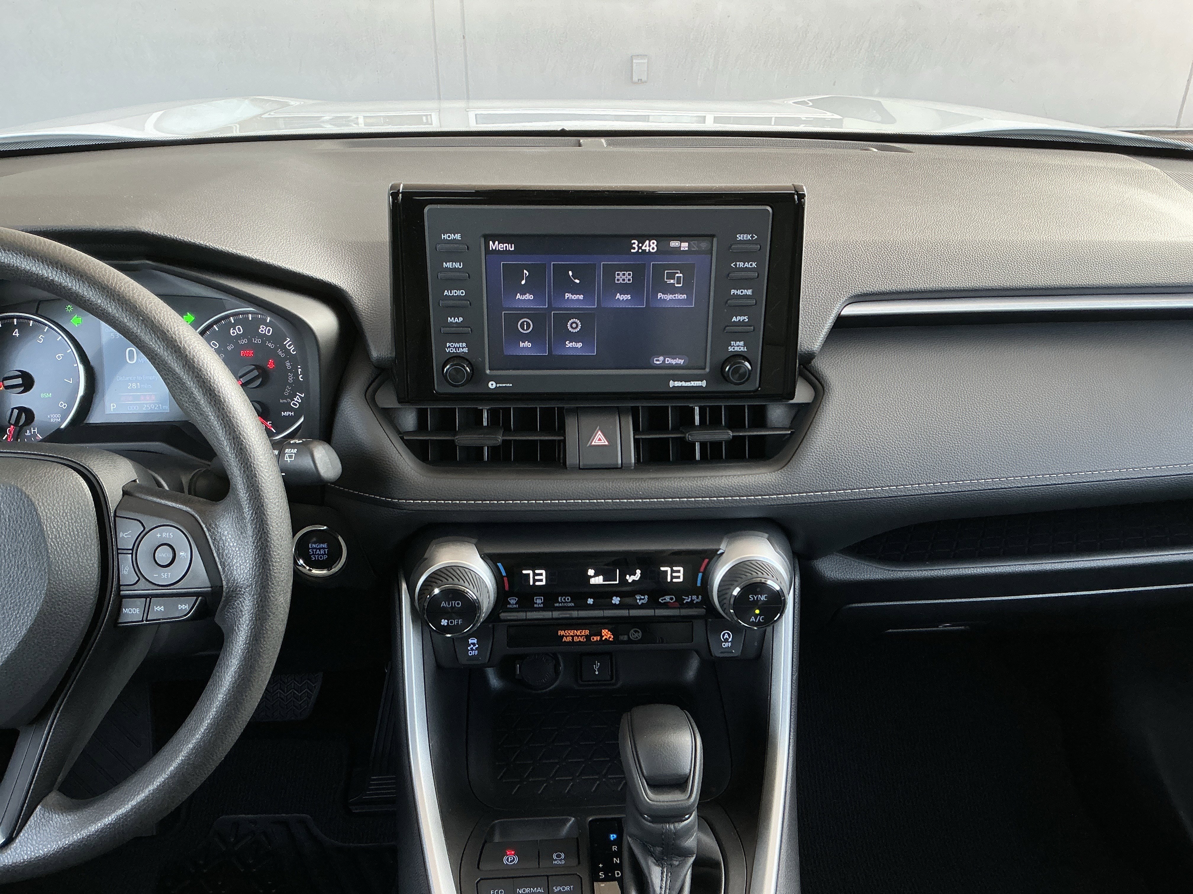 Used 2022 Toyota RAV4 XLE w/ Convenience Package image 9