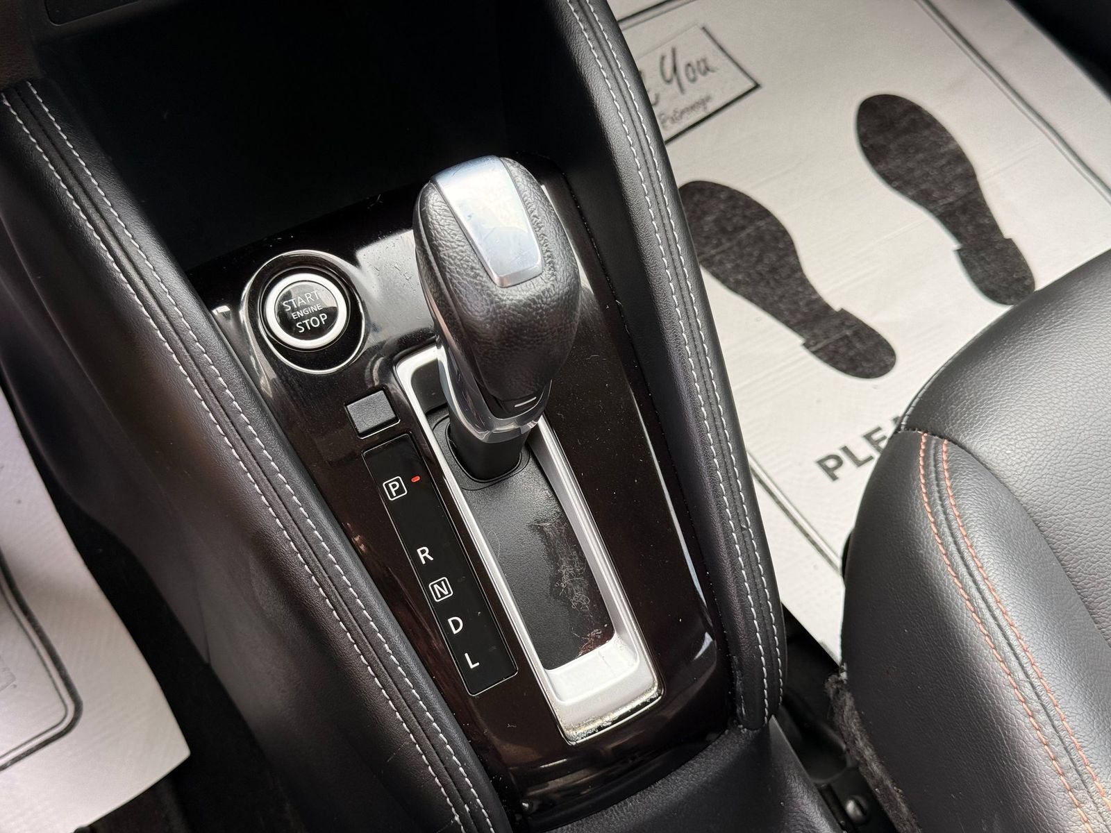 Used 2020 Nissan Kicks SR w/ SR Premium Package FWD image 23