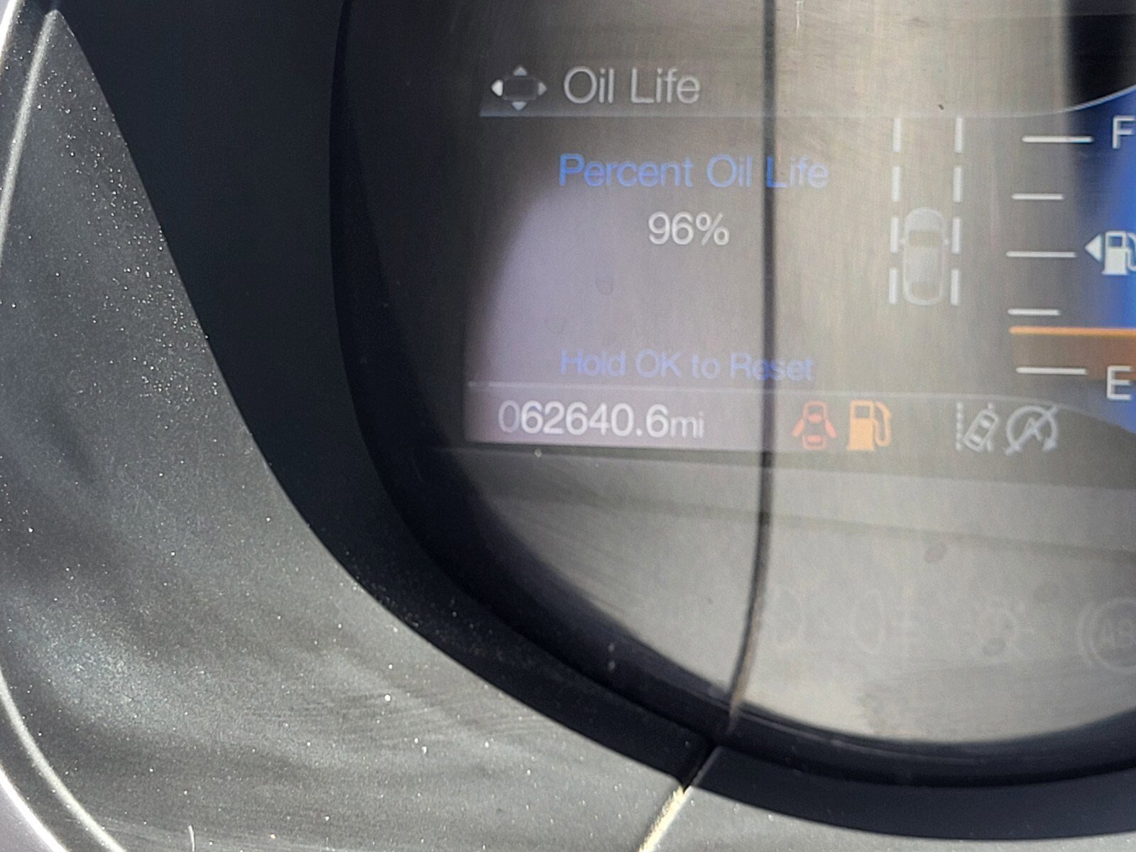 Certified 2022 Ford Edge ST-Line w/ Class II Trailer Tow Package image 29