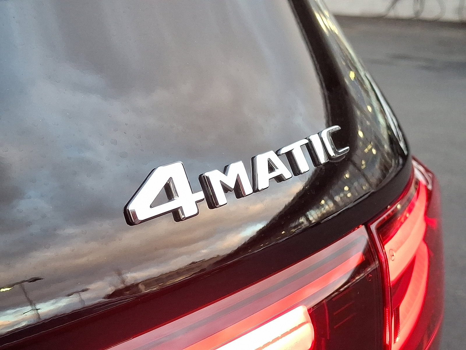 Certified 2025 Mercedes-Benz GLB 250 4MATIC image 33