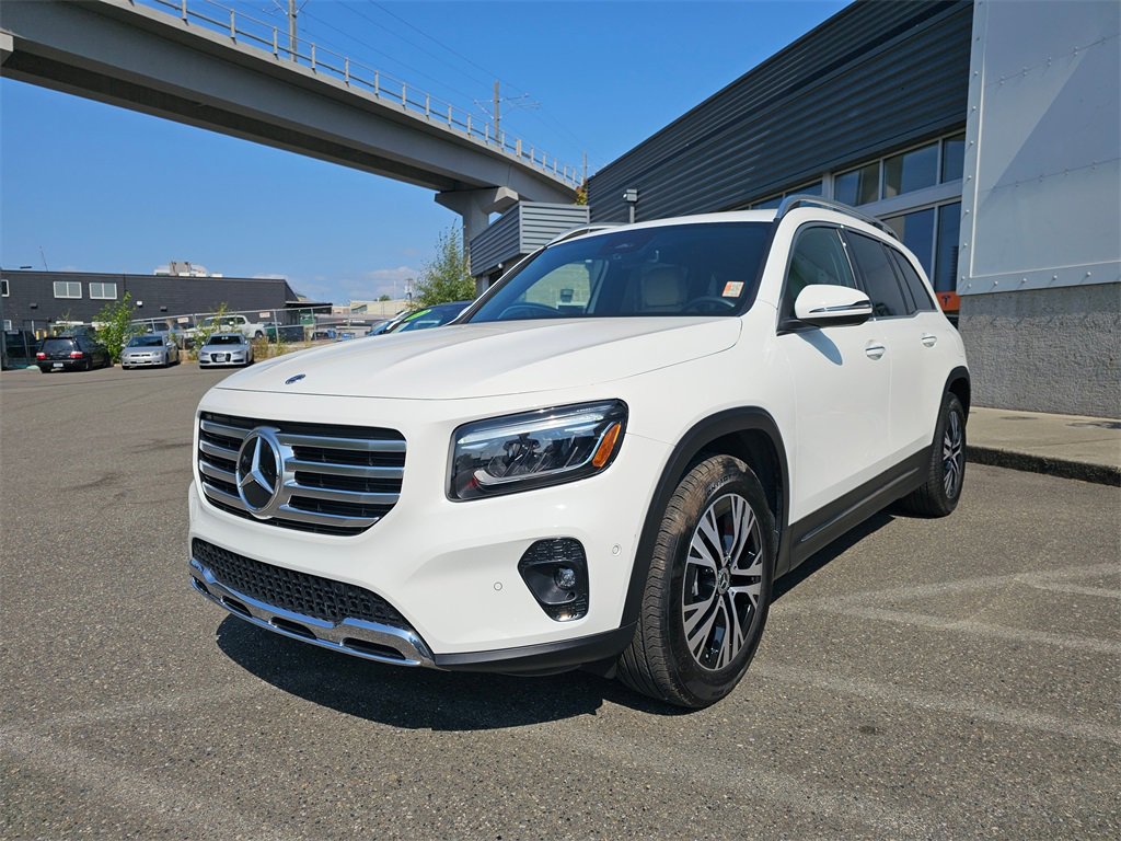 Used 2024 Mercedes-Benz GLB 250 4MATIC image 4
