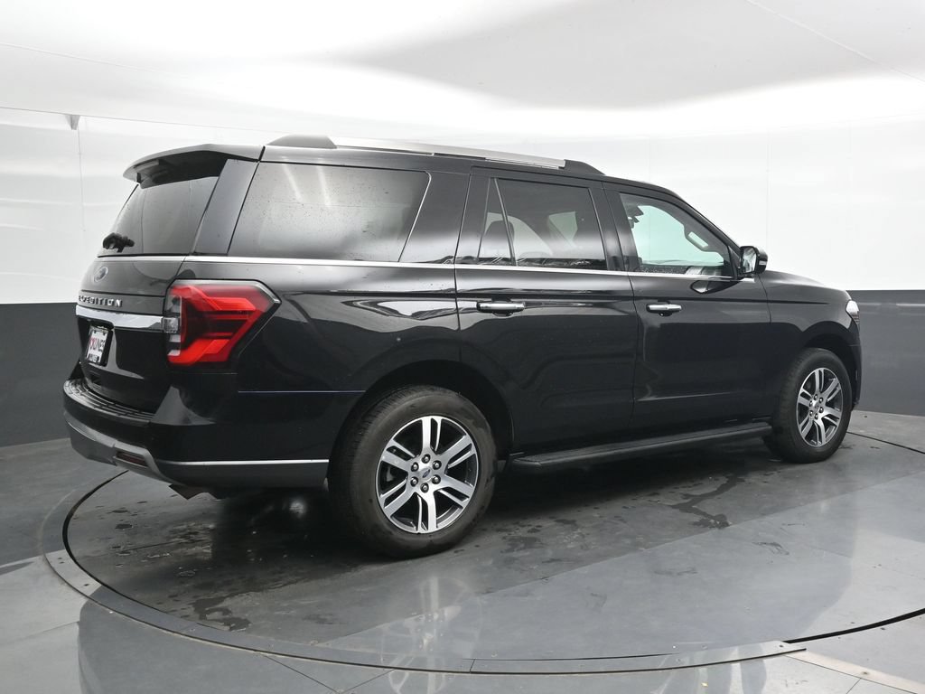Used 2024 Ford Expedition Limited AWD/4WD image 2