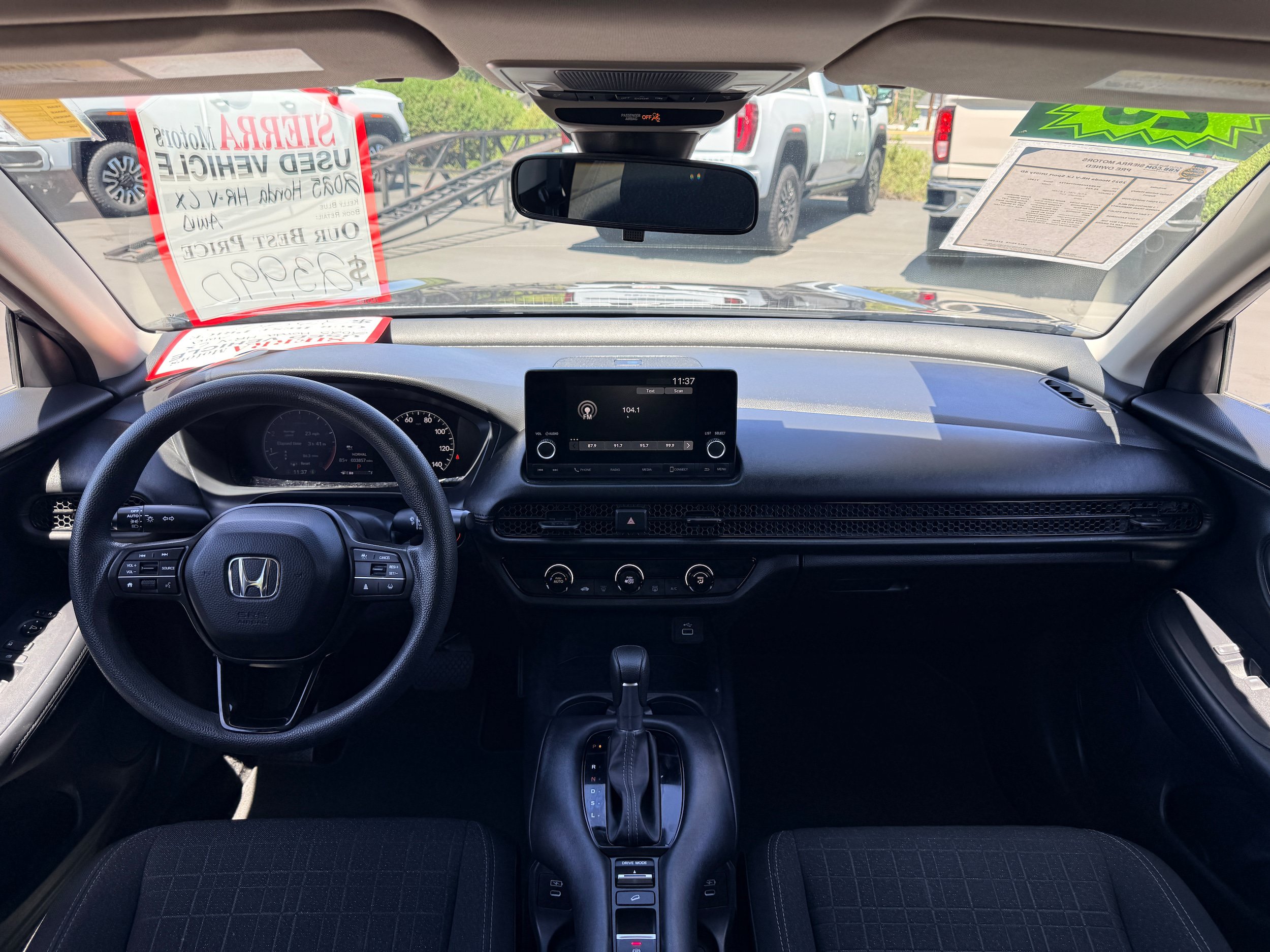 Used 2025 Honda HR-V LX image 17