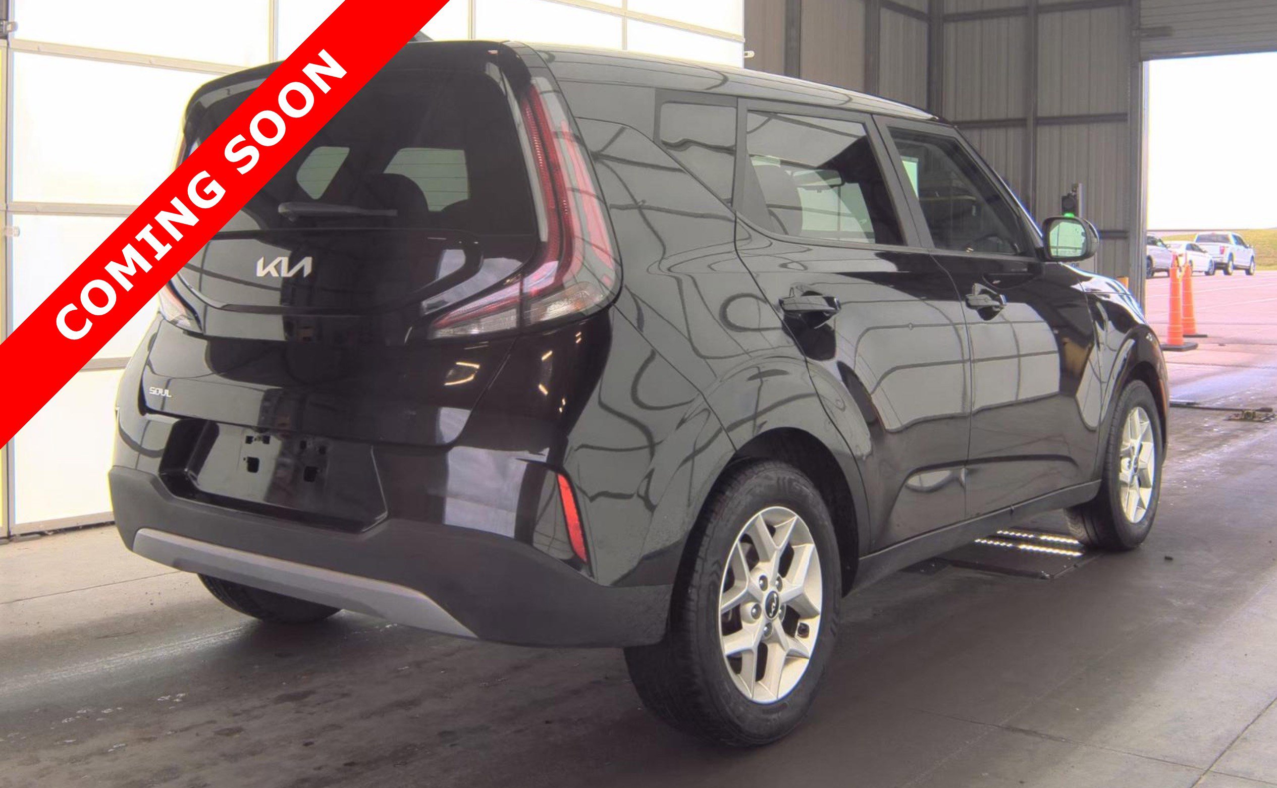 Used 2023 Kia Soul S FWD image 4
