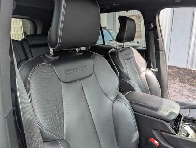 Used 2023 Jeep Grand Cherokee Overland w/ Advanced Protech Group III AWD/4WD image 15