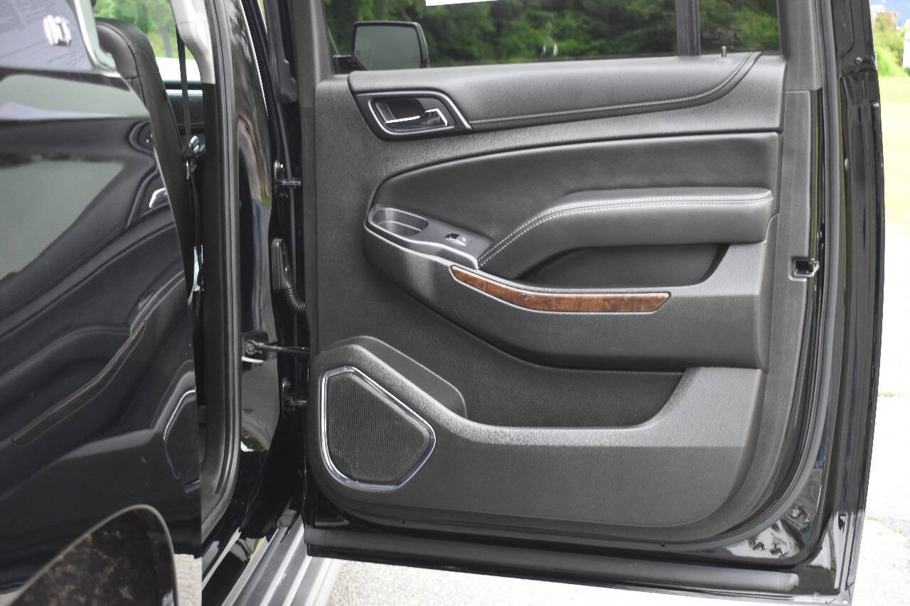 Used 2018 Chevrolet Suburban LT AWD/4WD image 12