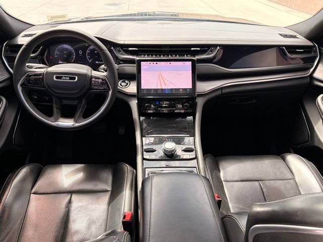 Used 2023 Jeep Grand Cherokee Overland w/ Luxury Tech Group IV AWD/4WD image 12