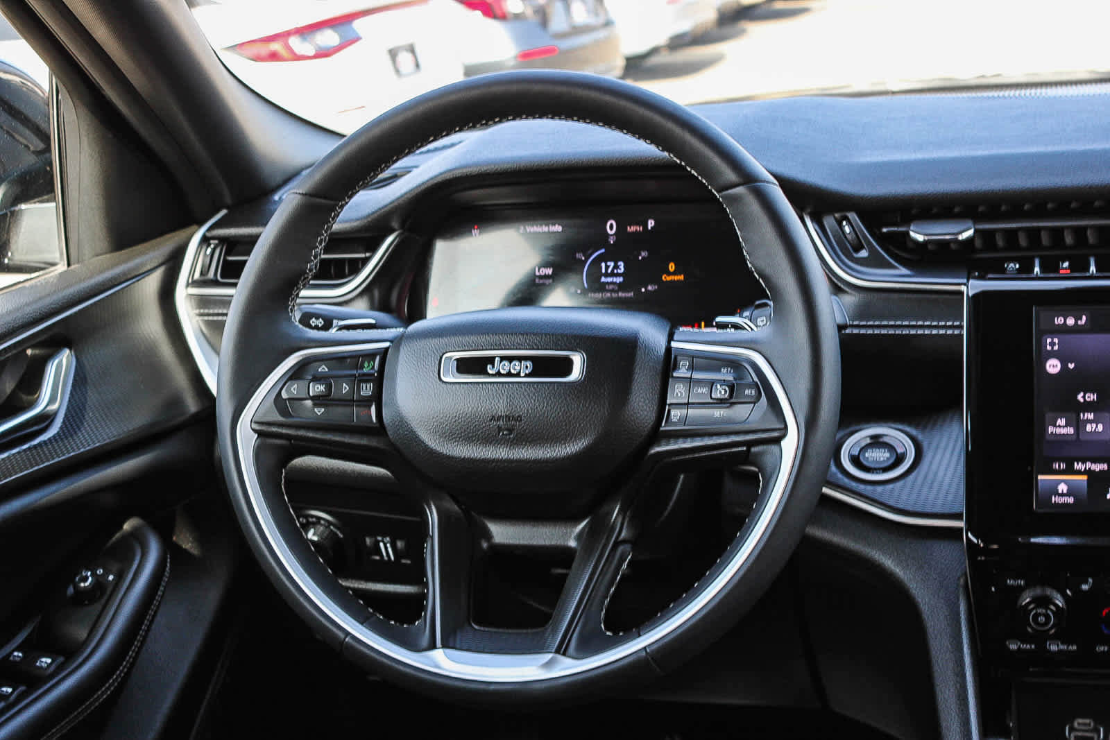 Used 2024 Jeep Grand Cherokee Altitude AWD/4WD image 15