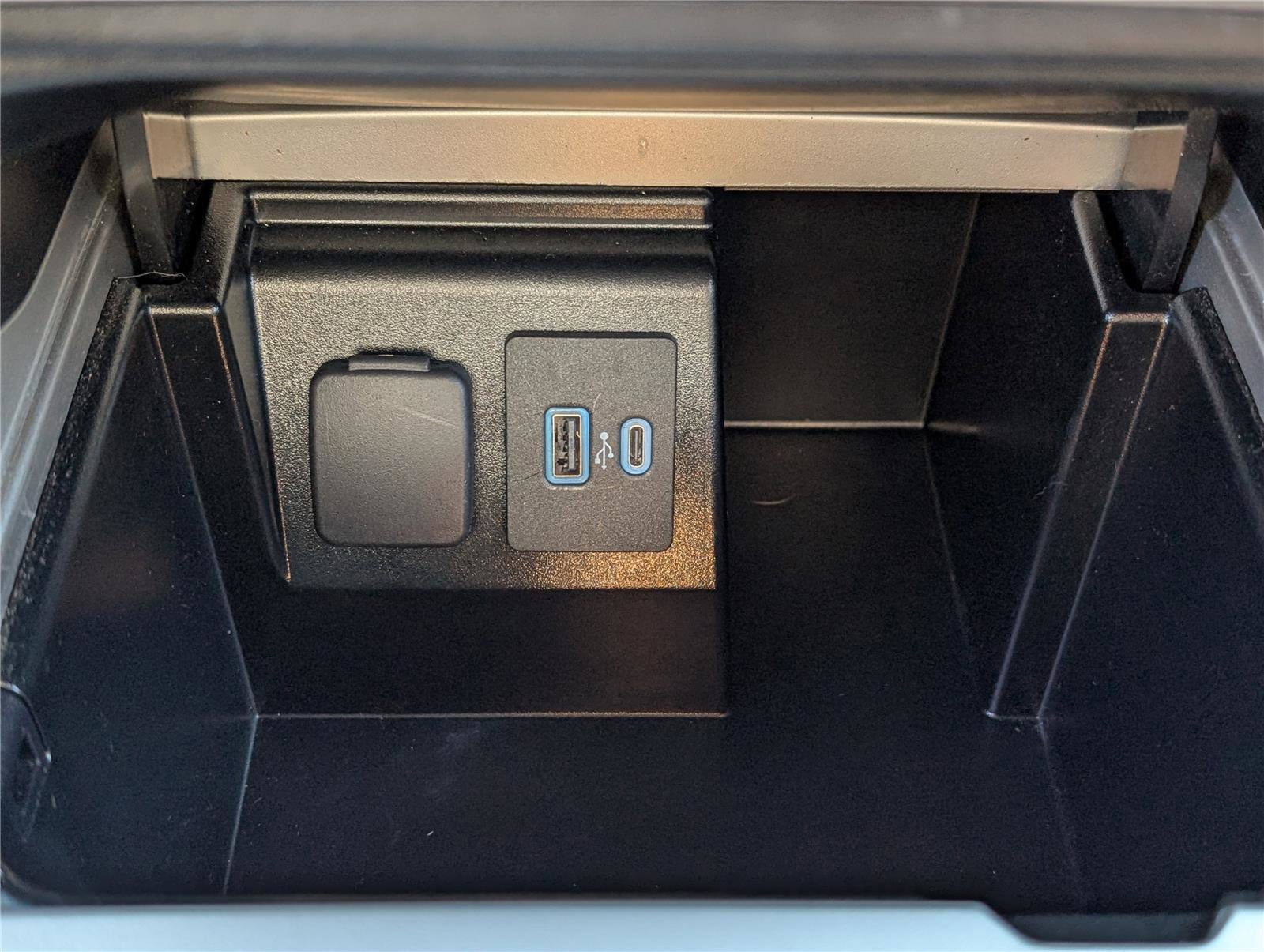 Used 2022 Ford Explorer ST-Line image 30