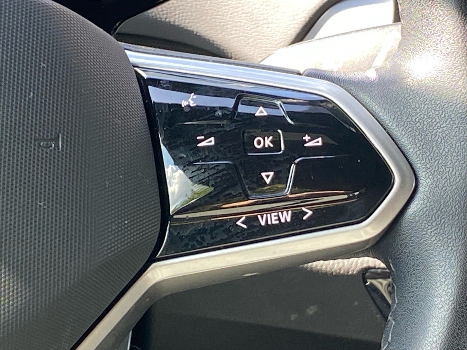 Certified 2023 Volkswagen ID.4 Pro AWD/4WD image 6