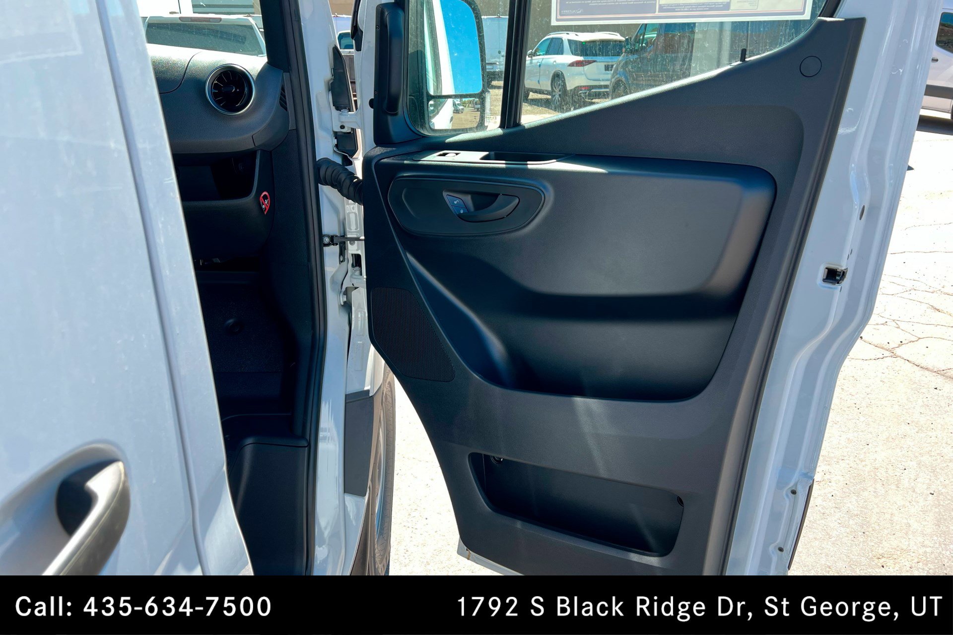 Used 2025 Mercedes-Benz Sprinter 2500 image 19