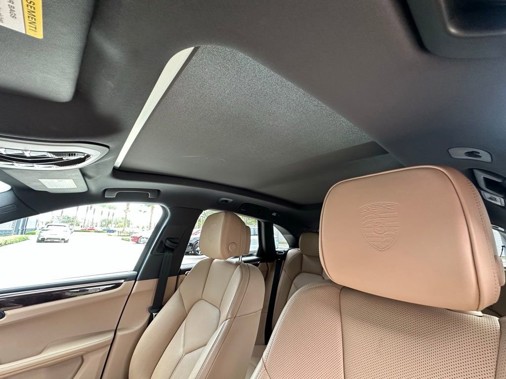 Certified 2025 Porsche Macan image 23