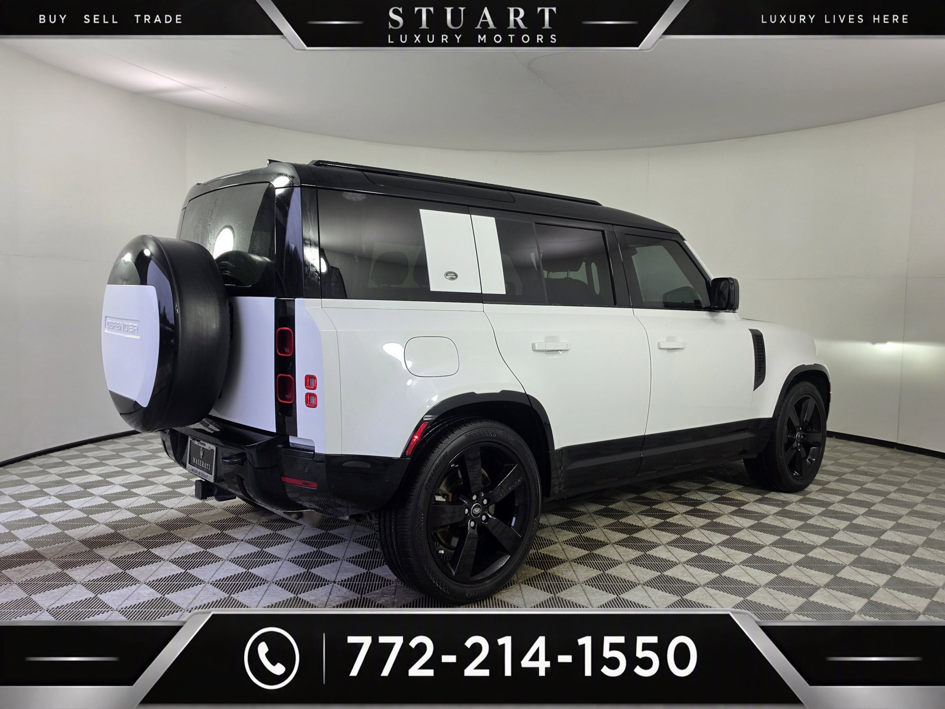 Used 2024 Land Rover Defender 110 X-Dynamic SE AWD/4WD image 40