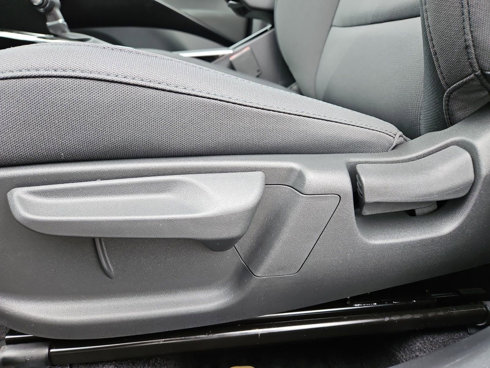 Used 2025 Kia Niro LX image 20