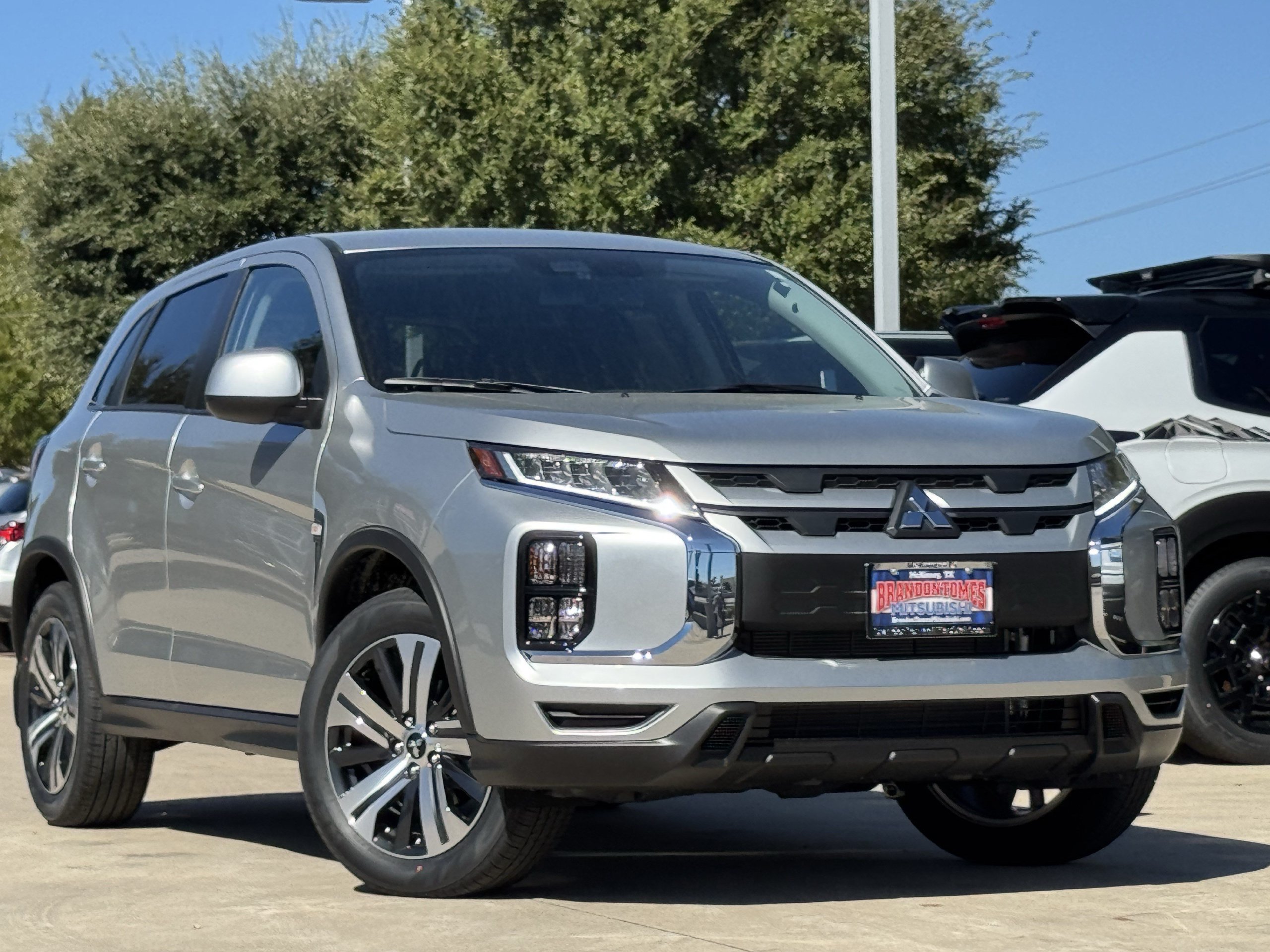 New 2027 Mitsubishi Outlander Sport ES FWD image 2