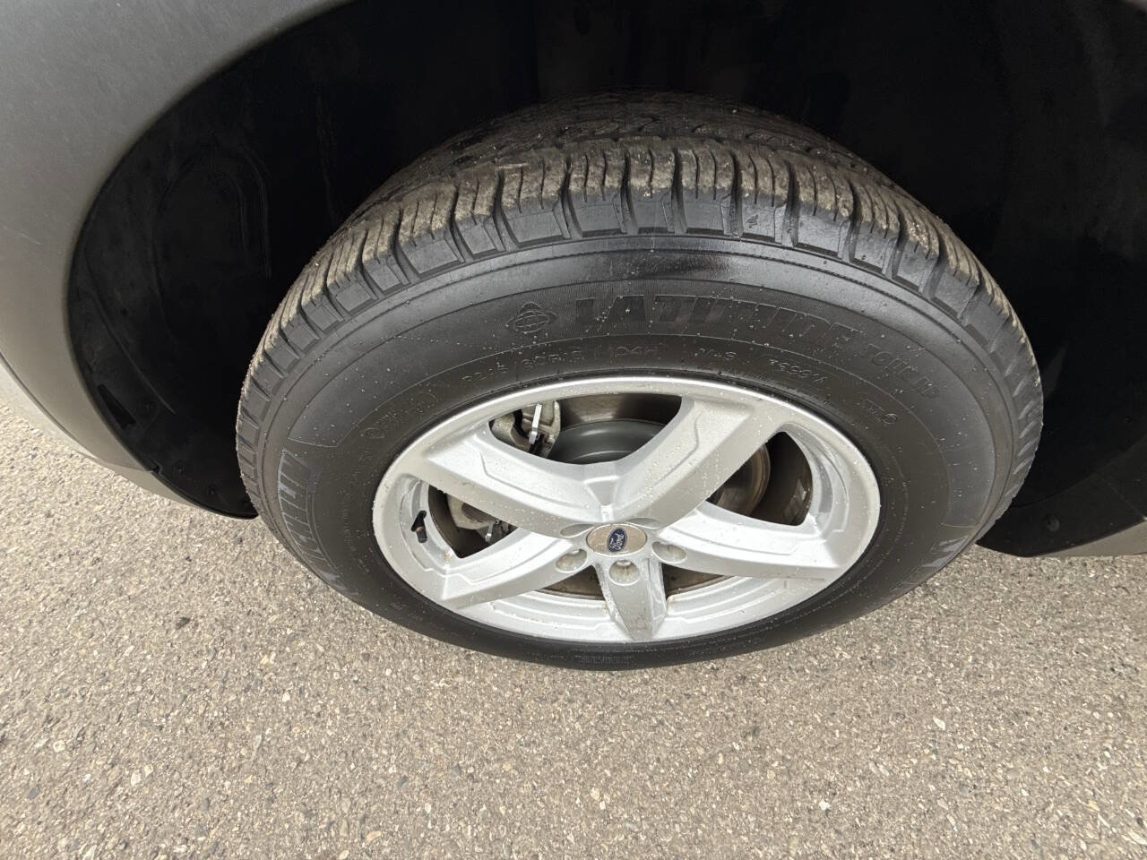 Used 2019 Ford Explorer XLT w/ Equipment Group 201A image 7