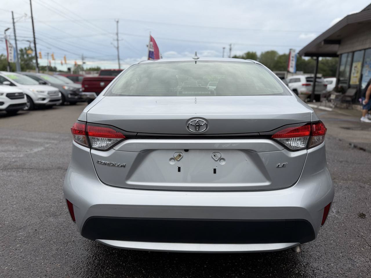 Used 2022 Toyota Corolla LE w/ LE Convenience Package FWD image 8
