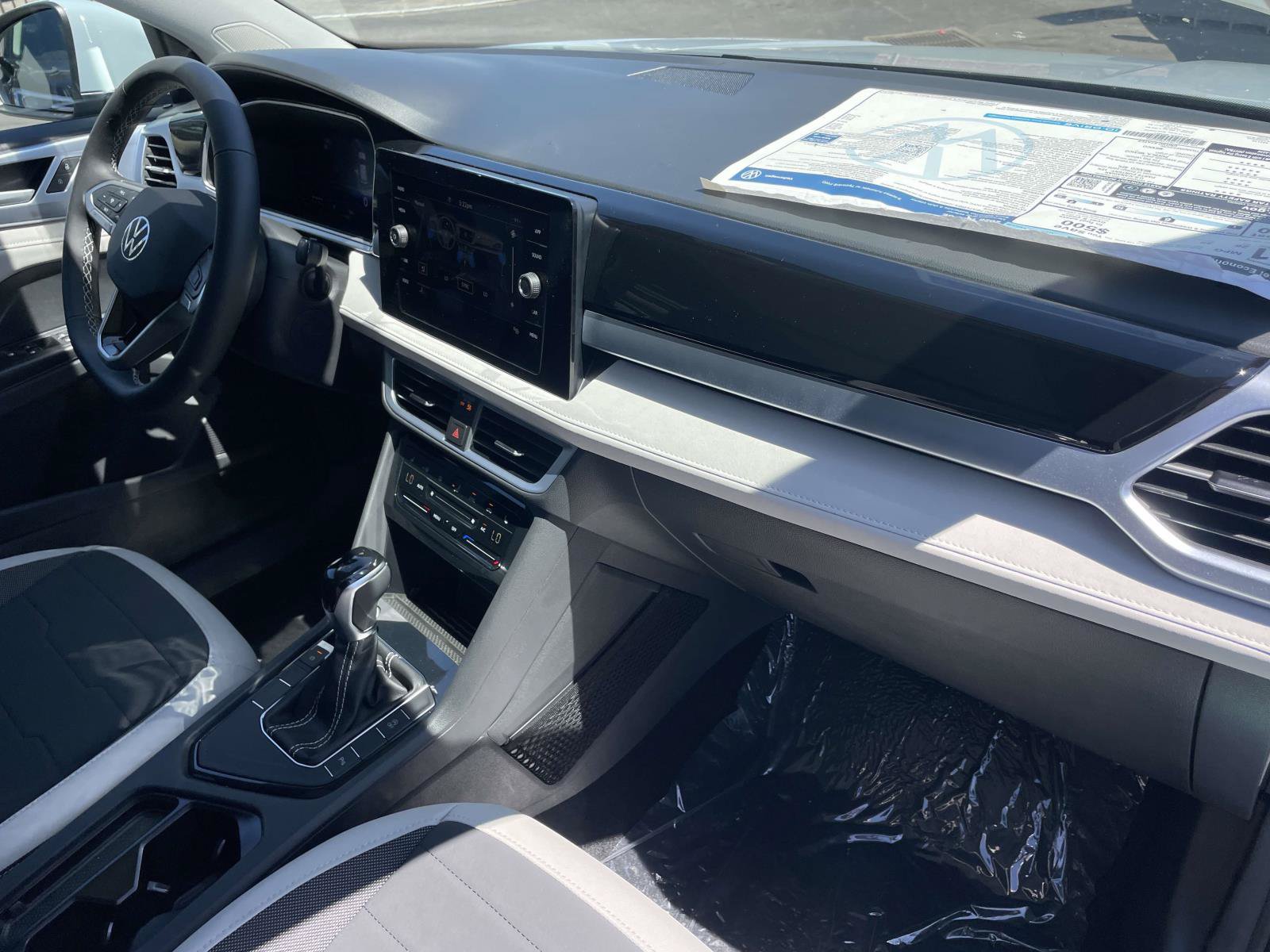 New 2026 Volkswagen Taos SE FWD image 27