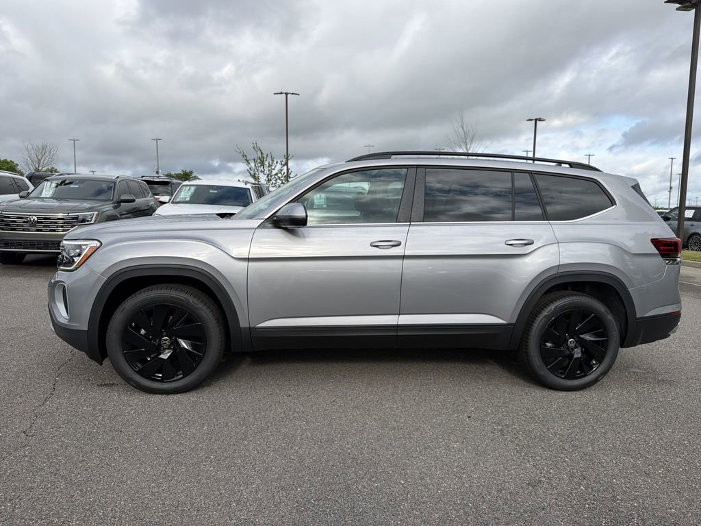 New 2026 Volkswagen Atlas SE FWD image 2