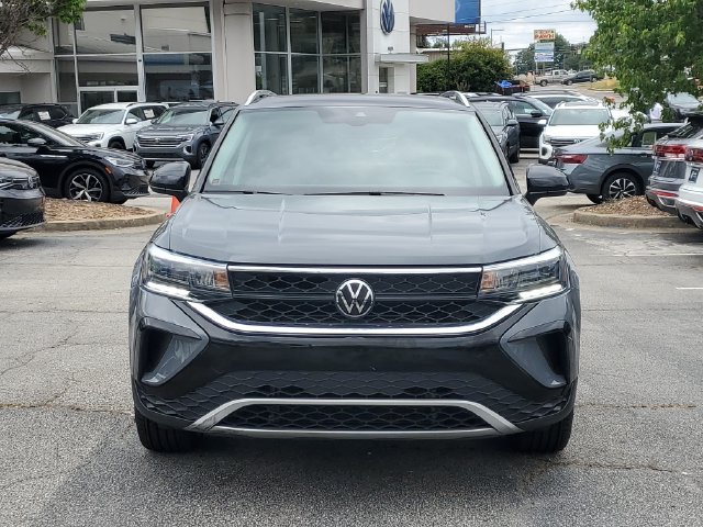 Certified 2023 Volkswagen Taos SE FWD image 2