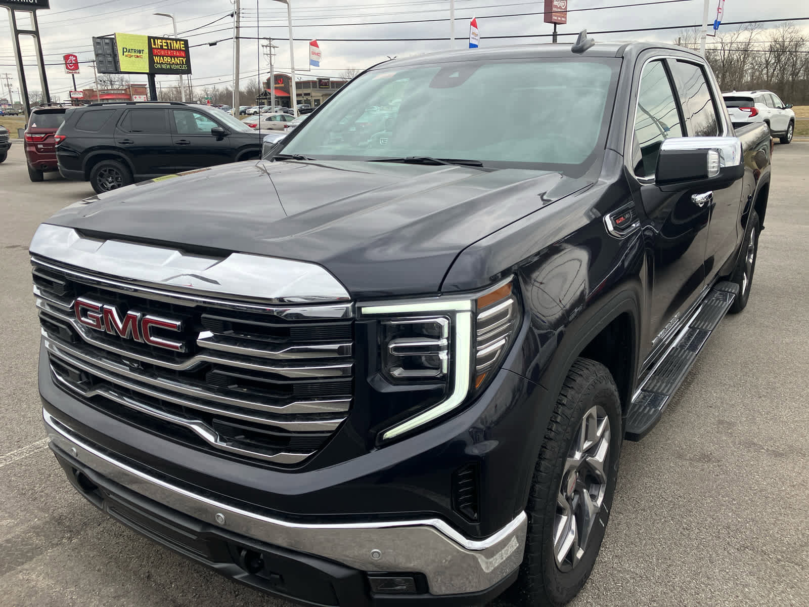 New 2026 GMC Sierra 1500 SLT w/ SLT Premium Package image 3
