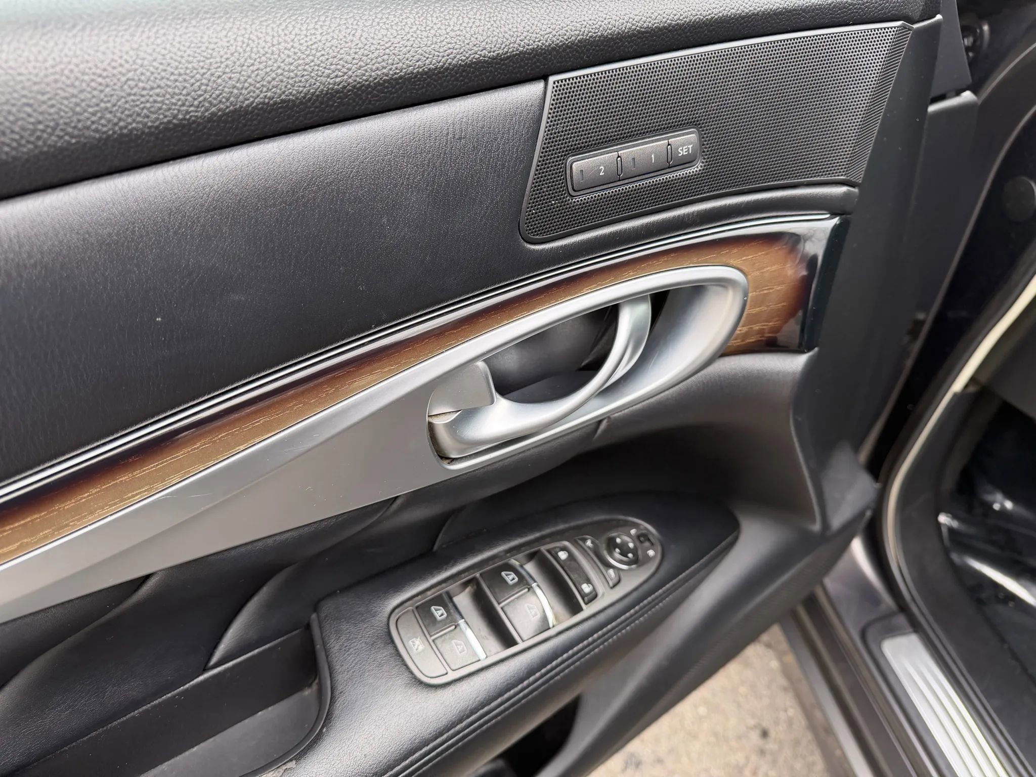 Used 2013 INFINITI M35 w/ Premium Pkg image 20