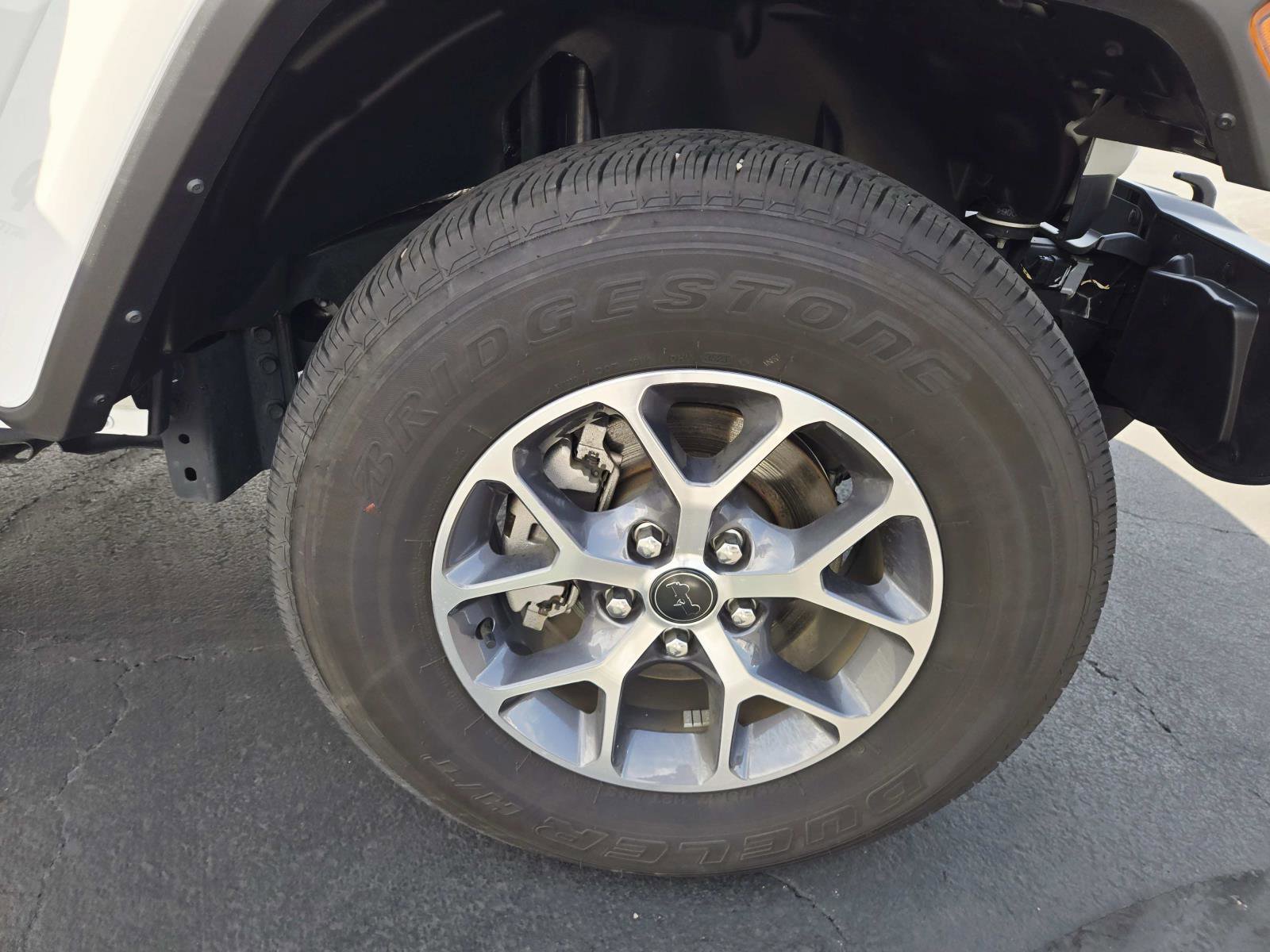 Used 2024 Jeep Gladiator Sport image 18