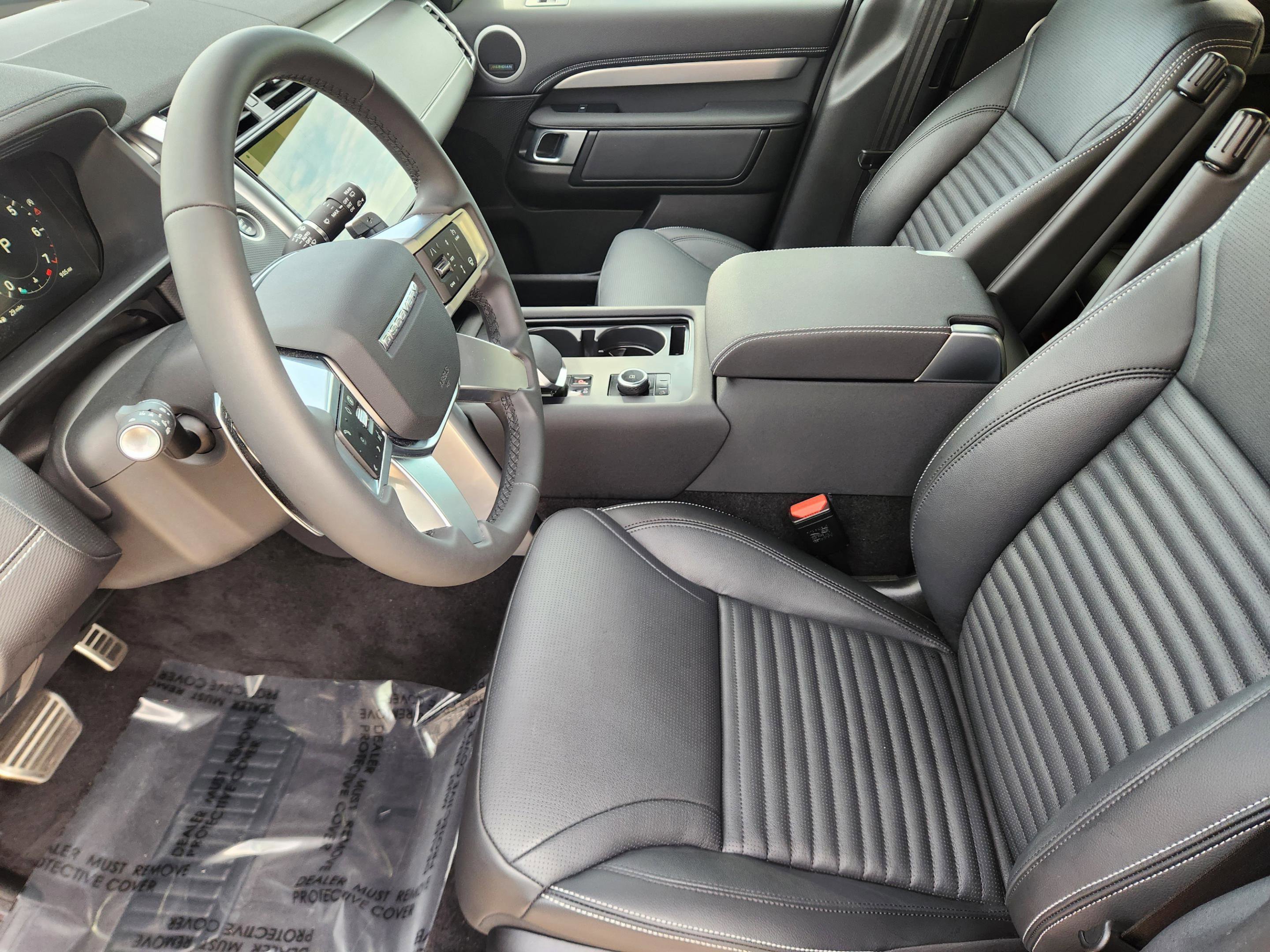 Certified 2024 Land Rover Discovery Dynamic SE image 8