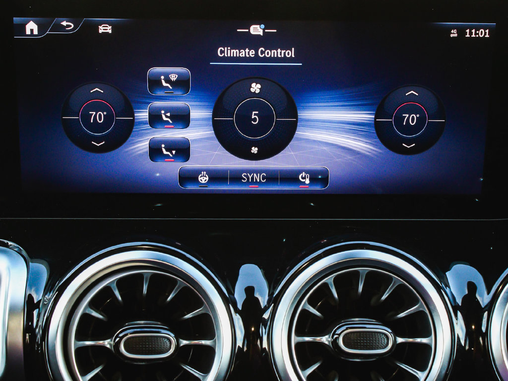 Used 2025 Mercedes-Benz GLB 250 4MATIC image 24