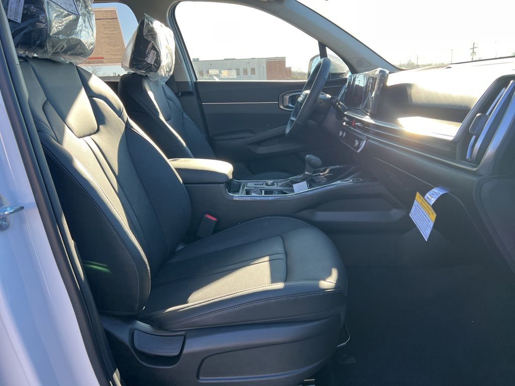 New 2026 Kia Sorento S w/ S Panoramic Sunroof Package image 16