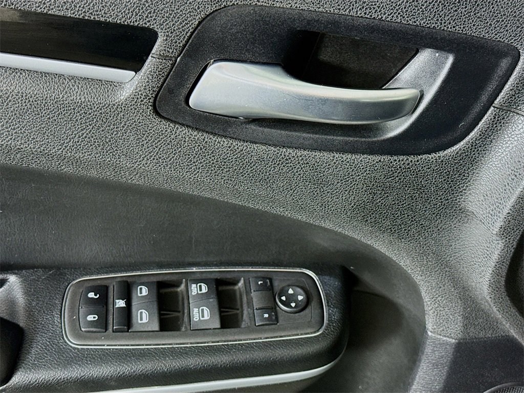 Used 2023 Chrysler 300 S image 26