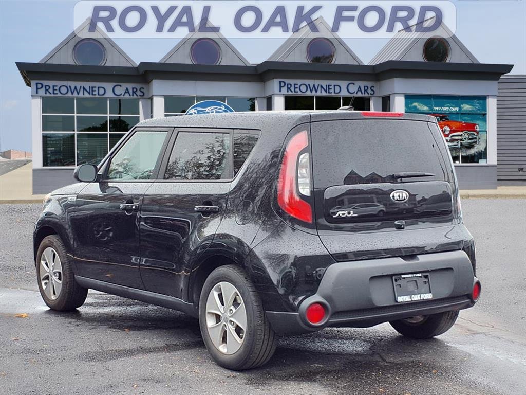 Used 2016 Kia Soul w/ Convenience Package image 2
