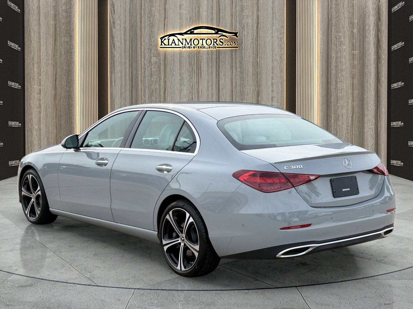 Used 2025 Mercedes-Benz C 300 Sedan image 5