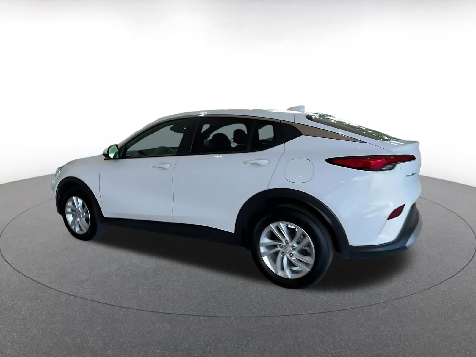 Used 2025 Buick Envista Preferred image 10